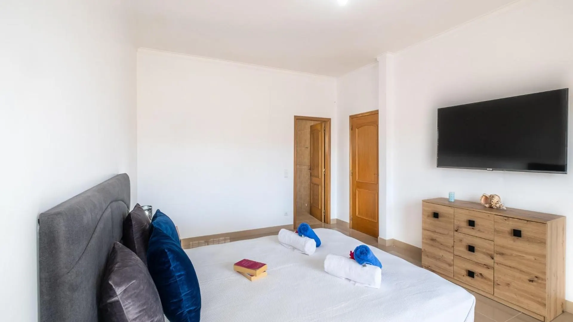 Amazing Villa With Private Pool Albufeira