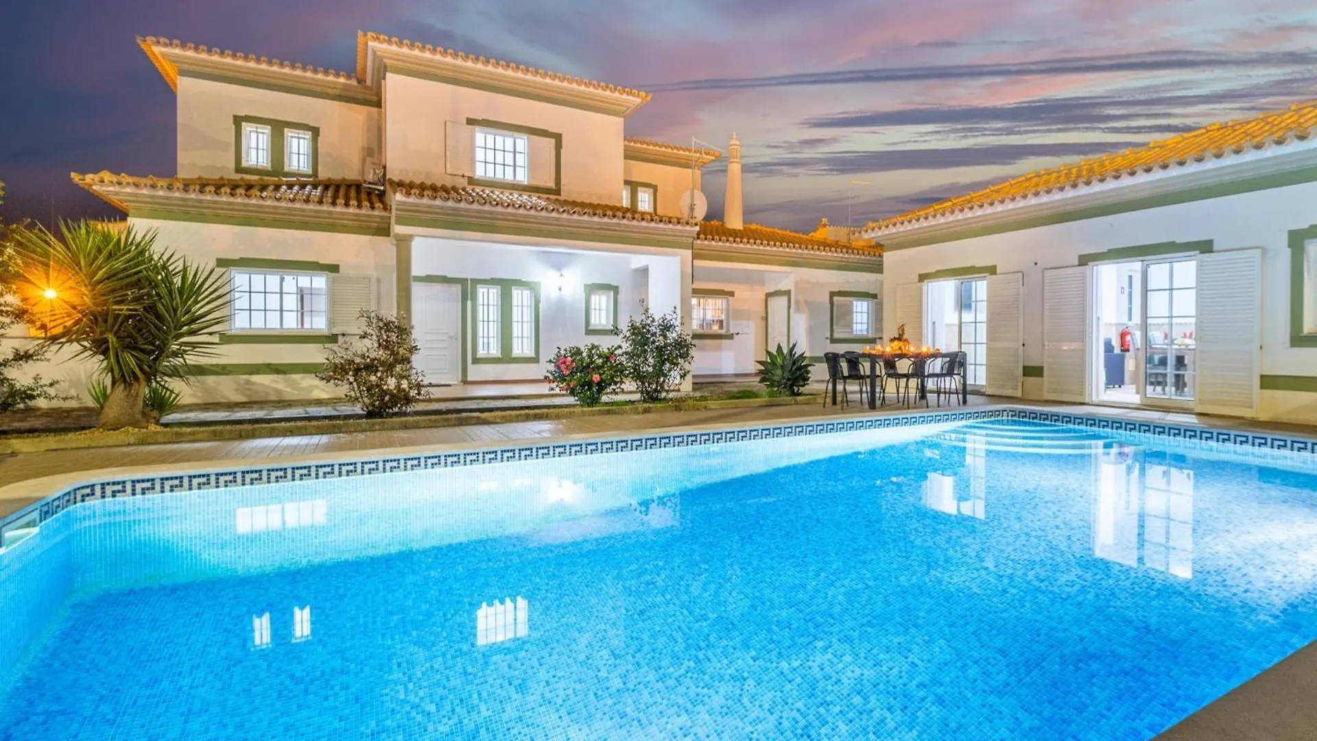Amazing Villa With Private Pool Albufeira